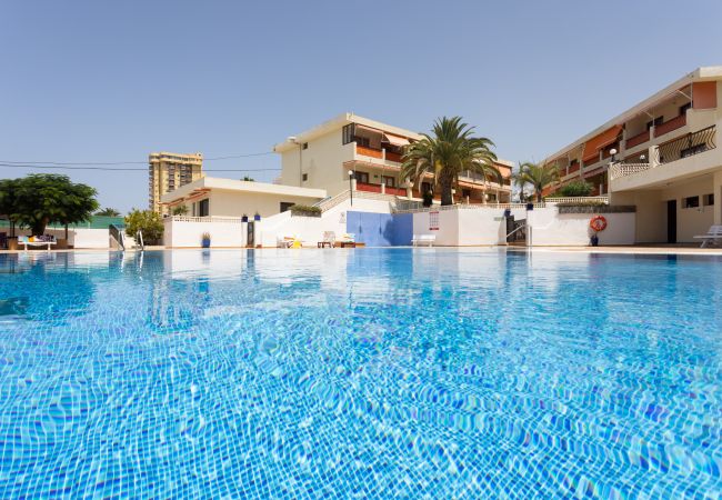  in Los Cristianos - Close to Playa las Vistas with pool and parking